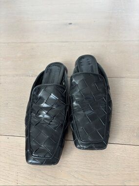 Leather woven mules